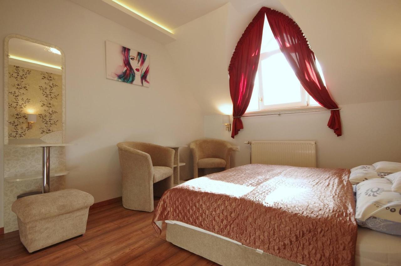 Hotel Csigahaz Panzio Gyula Zewnętrze zdjęcie